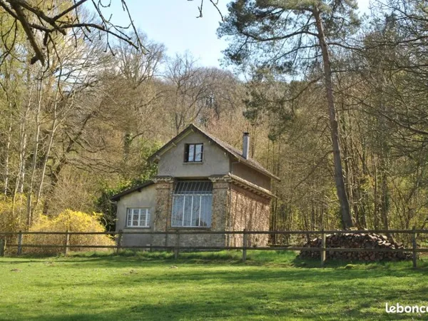 Maison dans parc sur Chateaufort,