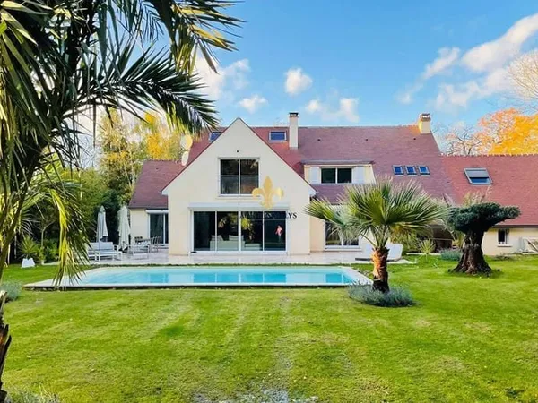 Maison 9 pièces 292 m²