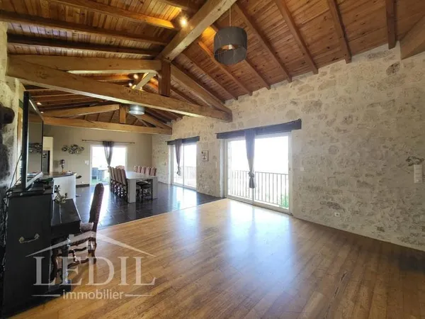 Maison avec vue dominante