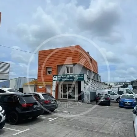 Local commercial 21 m² Baie-Mahault