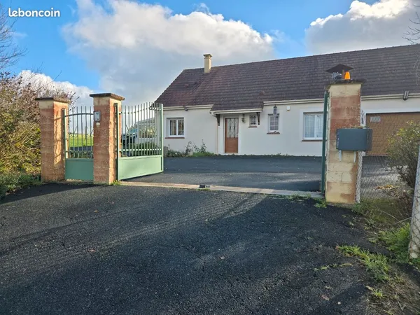 Location Maison Type 4 près Baudres- Plein pied- Entièrement rénovée- Vue imprenable-