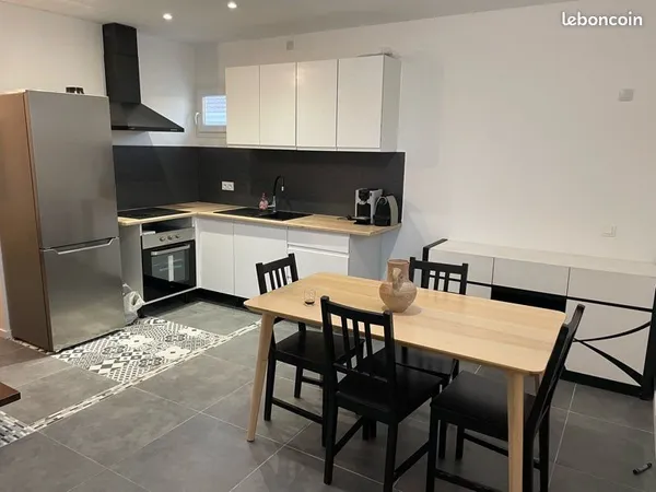 Chambre meublée - Colocation filles - T5 duplex 90 m² - Terrasse - Proche Doua / INSA - 485 CC