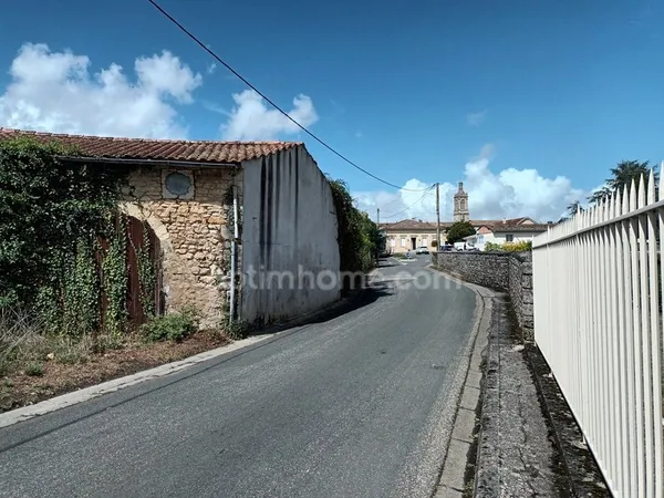 Ancien chai à aménager à SAINT ESTEPHE (33)