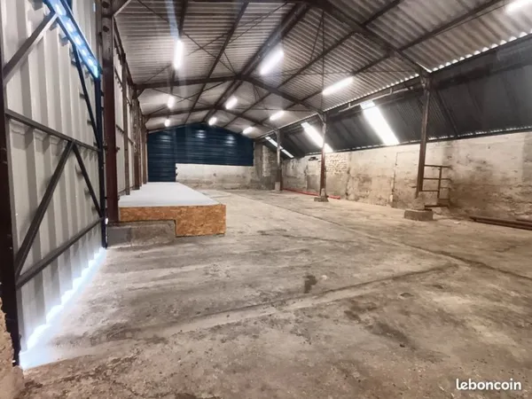 Hangar 200m²