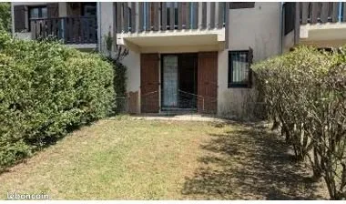 Grand studio en rez-de-jardin