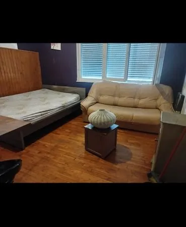 Chambre meublée