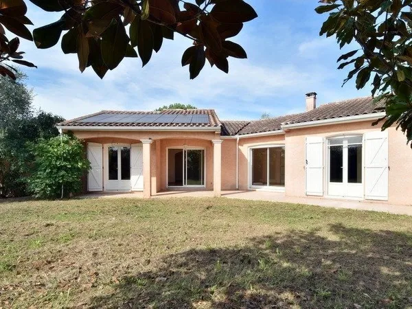VILLA T6 - PLAIN-PIED ET AU CALME