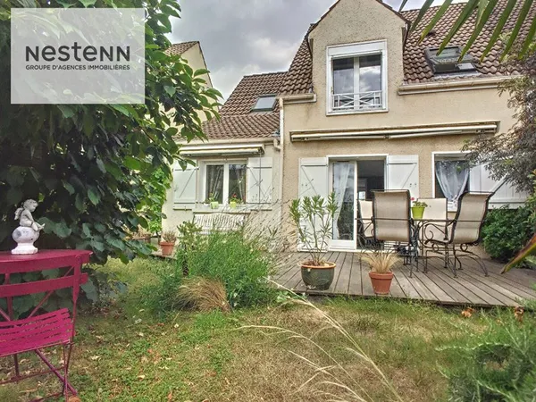Maison familiale au coeur du centre-ville avec jardin et terrasse au calme - 3 chambres - 1 bureau -