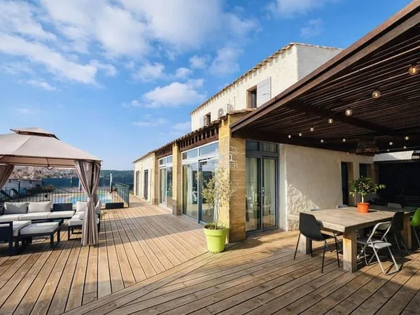 Maison 6 pièces 160 m²