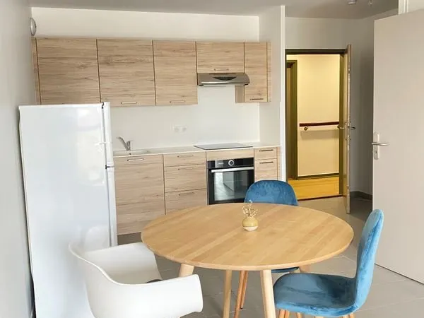 Blacé-Beaujolais - 2 places dans colocation pour 2 personnes au sein d'une Maison pour personnes âgé