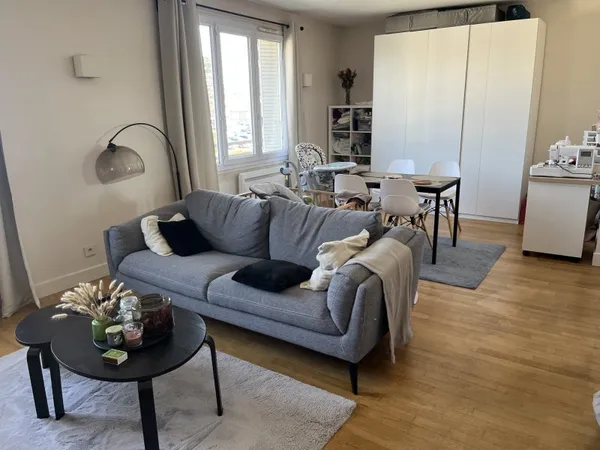TRES BEL IMMEUBLE A VENDRE