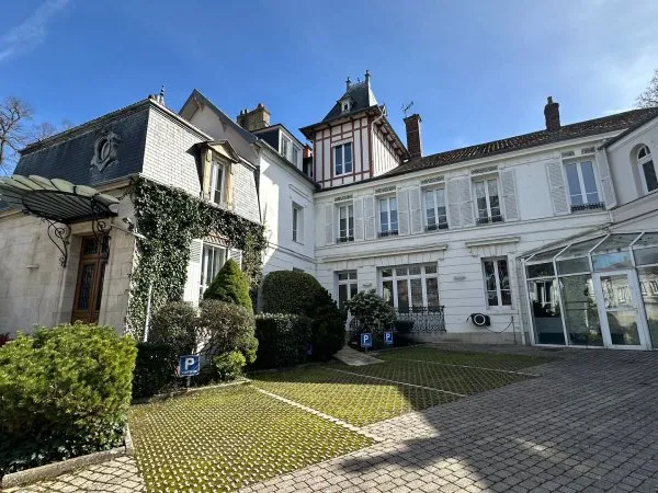 Immeuble 19 pièces 371 m²