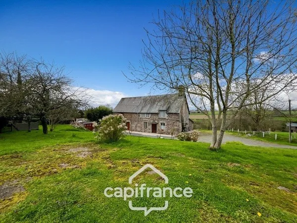 Maison de campagne de 133 m², 4 chambres avec dépendances, terrain et bois