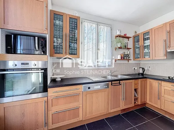 Maison 3 chambres, 15 min gare, parking, DPE D