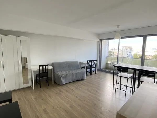 BORDEAUX Nansouty/Yser T1 de 28,47 m2 + Loggia 112 500 euros