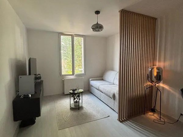 Joli studio rénové - 20m2- Proche gare ligne L - Saint Nom la Bretèche