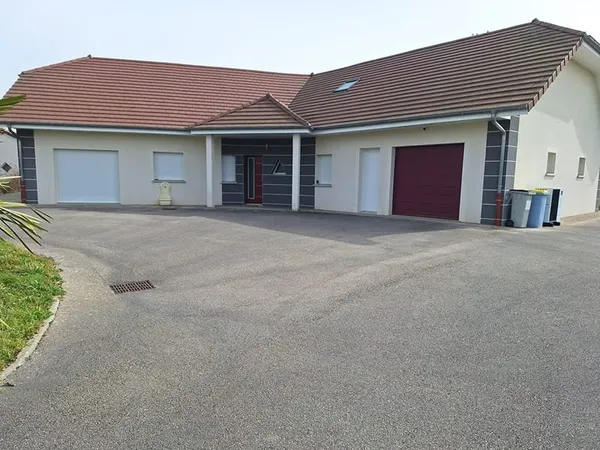 PROPRIETE DE STANDING -VOLUMES EXECEPTIONELS ET CADRE PRIVILIGIE