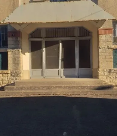 A louer bureaux, entrepôt, autre