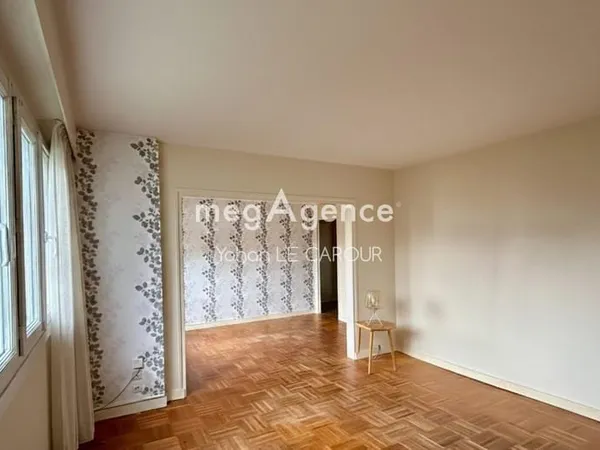 T4 hyper centre avec balcon plein sud > 87 m2 hab