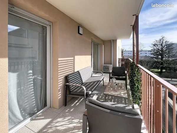 T4 résidence de standing avec terrasse et stationnement