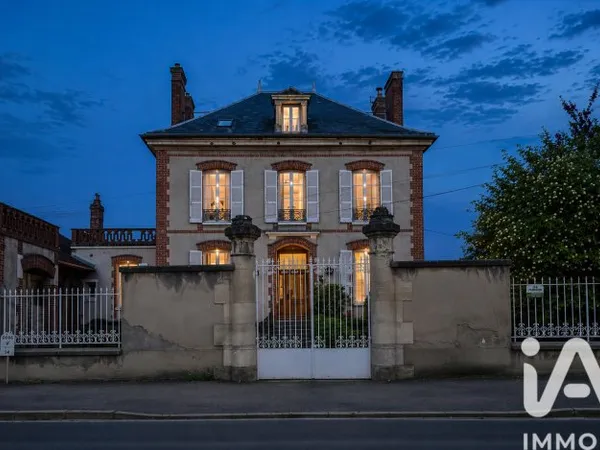 Maison 8 pièces 267 m²