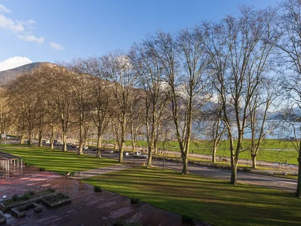 ANNECY FACE AU LAC