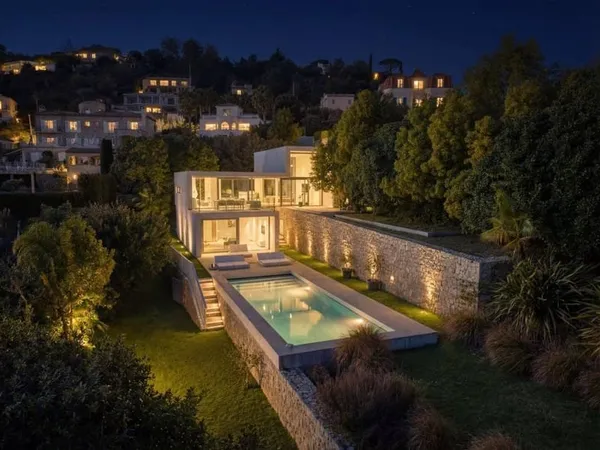 Villa 6 pièces 220 m²