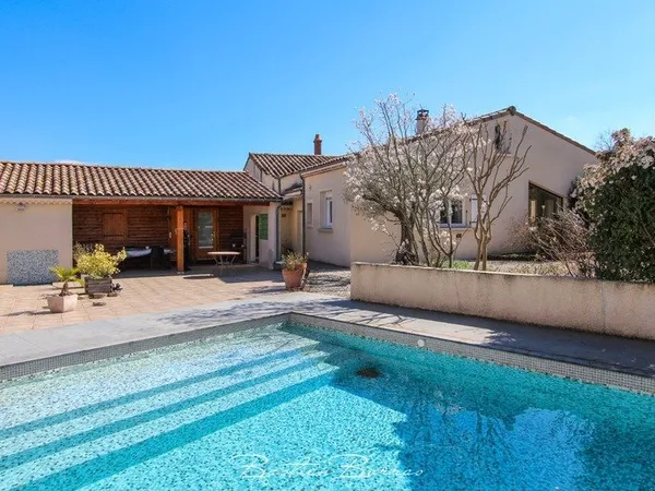 Maison à vendre 9 pièces VERNOUX EN VIVARAIS (07)