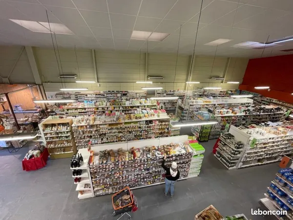 Local commercial 620 m²