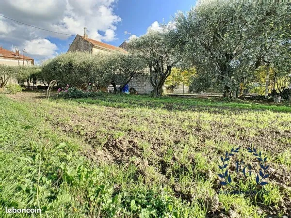 Terrain 330 m² Cheval-Blanc