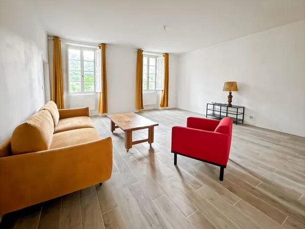APPARTEMENT PLEIN CENTRE DE VICO