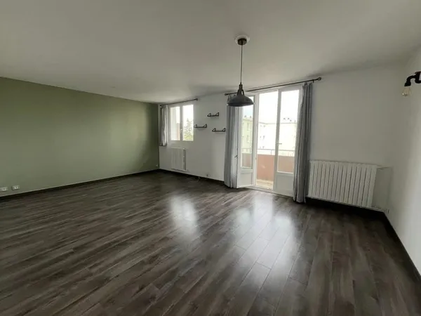 VALENCE - PROXIMITE CENTRE VILLE Appartement T3 avec balcon, cave et parking