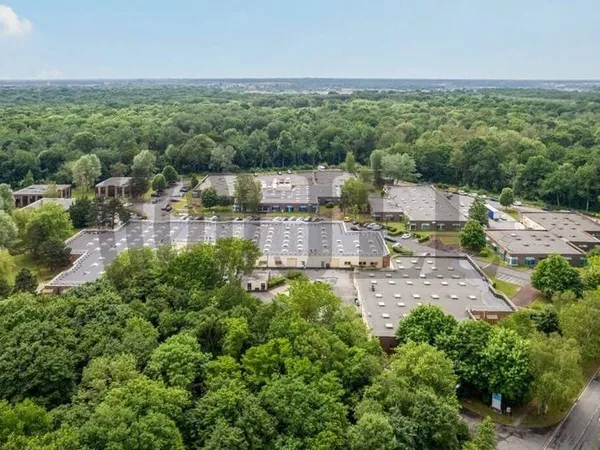 Local d'activité 302 m²