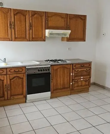 Loue maison sans exterieur