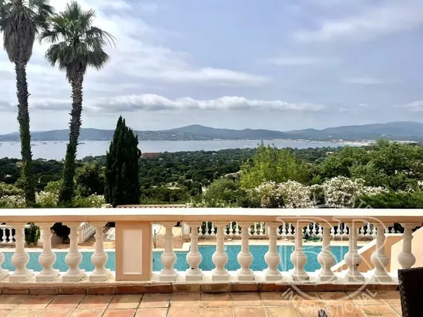 A Vendre GRIMAUD la Villa d'exception de 400 m² sur le terrain 6000 m²