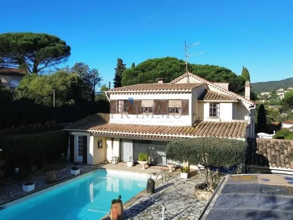 Maison 6 pièces 176 m²