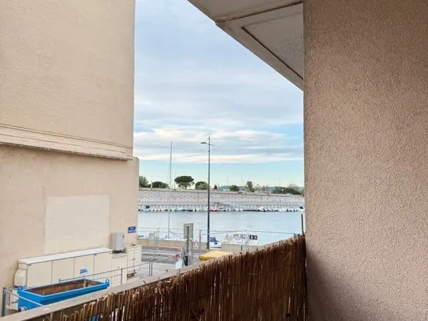 Appartement T2 rénové à neuf avec terrasse