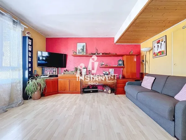 Duplex Lumineux et Spacieux au 5ème étage