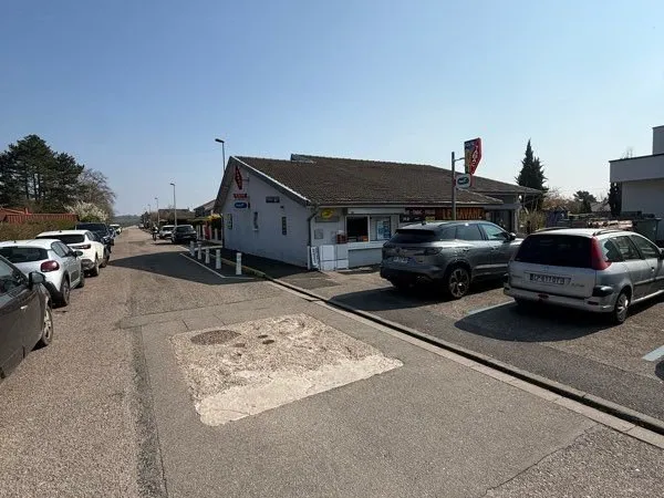 👉 Local / immeuble commercial 200 m² avec terrasse et parking - fort potentiel - vente ou location