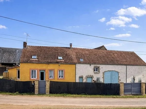 MAISON ET DEPENDANCES - 150 M2 - VIC DE CHASSENAY