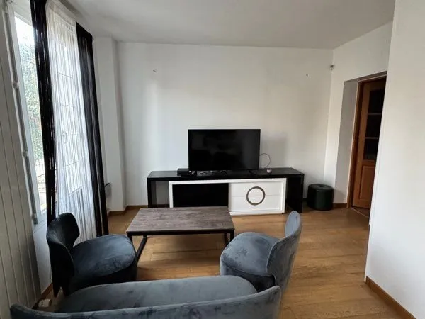 Chambre (meublée ou non) disponible à la location