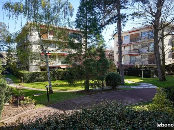 À vendre - 2 pièces Rez de Jardin surélevé dans une résidence avec parc arboré - Boulogne Nord / sch