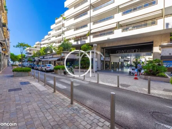 Studio 1 pièce 48 m²