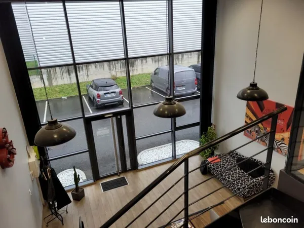 Local 74 m² Taluyers