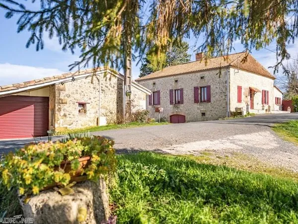 Propriété 9 pièces 241 m²