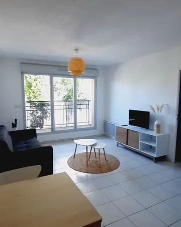 Appartement meublé T2, 41m² avec balcon + place de parking privée