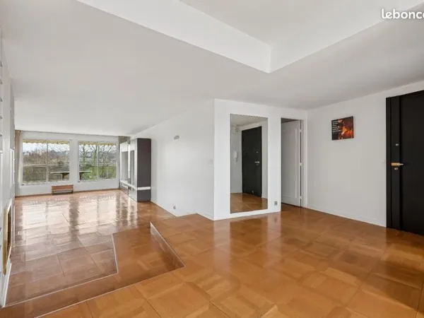 Appartement en vente face à l'hippodrome de Saint-Cloud - 130m²