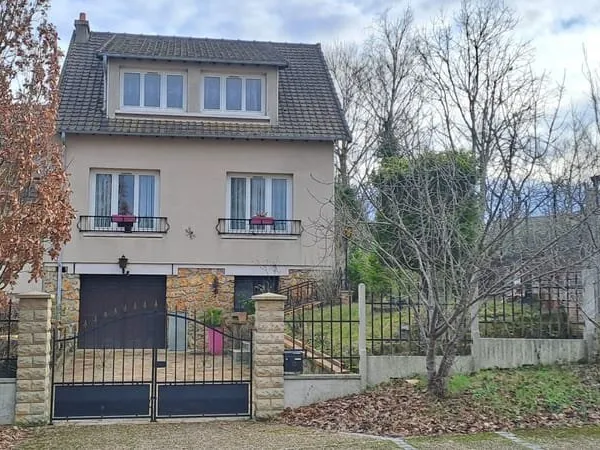 Maison Magny Les Hameaux 7 pièce(s) 108 m2