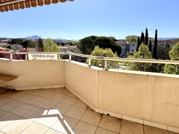 Aix en Provence, type 4 avec ascenseur et garage dans une ré