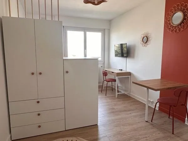 Studio Meublé neuf - Au pied du lycée Montchapet